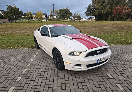 Ford Mustang V6 3,7 Liter U.S Variante