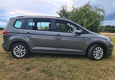 VW Touran Volkswagen 1.6 TDI SCR Comfortline