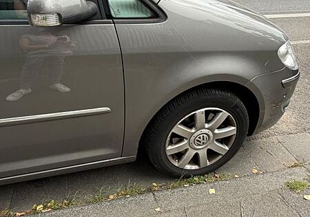 VW Touran Volkswagen 1.4 TSI 125 kW DSG Highline Highline