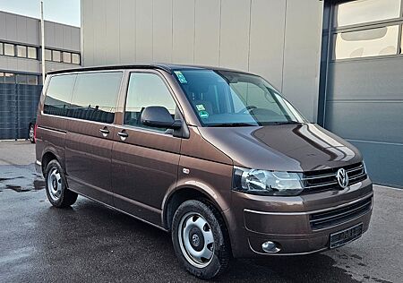 VW T5 Multivan Volkswagen 2,0 TDI 4Motion Tisch Bett Standh.