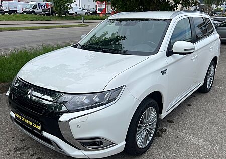 Mitsubishi Outlander PHEV Plus 4WD