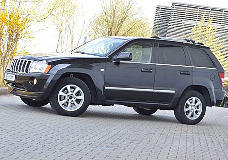 Jeep Grand Cherokee 3.0 CRD Overland*NAVI*LEDER*SITZH