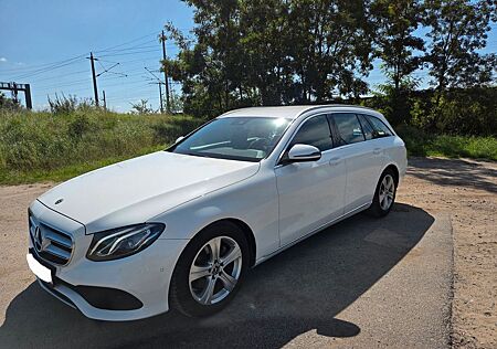 Mercedes-Benz E 200 T AVANTGARDE