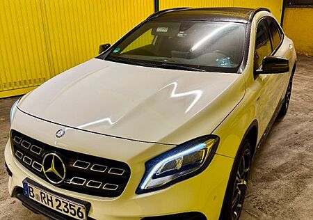 Mercedes-Benz GLA 200 Mercedes AMG-Line White Art Edition