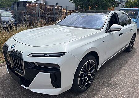 BMW 740 d xDrive MSport Cinema TV SkyDACH AHK