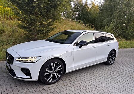 Volvo V60 Recharge T6 AWD R-Design I Garantie