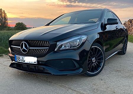 Mercedes-Benz CLA 250 Coupé, schwarz, AMG-Styling,