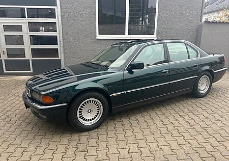 BMW 750i A mit Xenon/NAVI/Leder