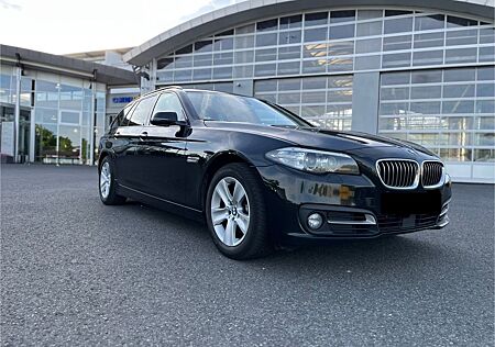 BMW 520d xDrive Touring A Luxury Line Luxury Line