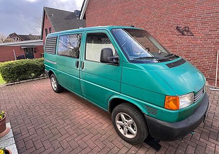 VW T4 Volkswagen Transporter, umgebaut als Camper