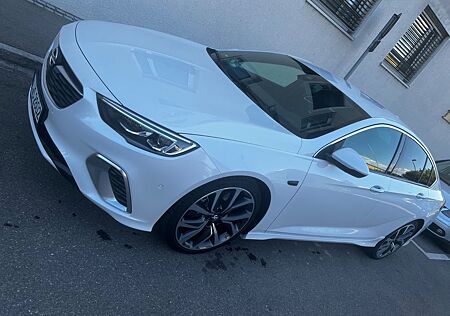Opel Insignia 2.0 Turbo 4x4 GSI 300 PS