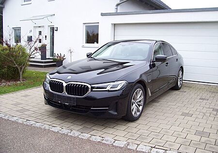 BMW 530e xDrive Head/ACC/Keyless/Kamera/AHK/18/Laser