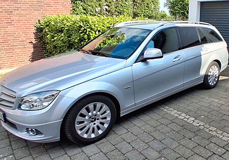 Mercedes-Benz 220