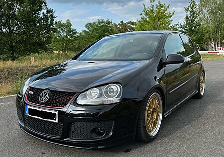 VW Golf Volkswagen 2.0 T-FSI GTI GTI Pirelli GTI Pirelli
