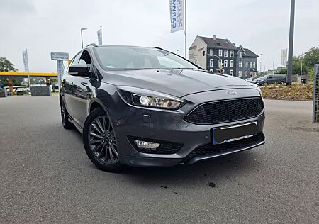 Ford Focus Turnier ST-Line*Navi*Xenon*Rückfahrkamera