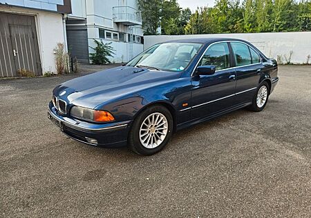 BMW 523i