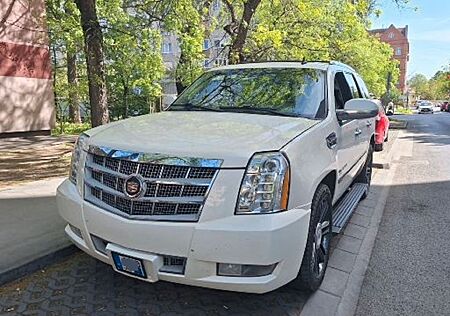 Cadillac Escalade 6.0 V8 HYBRID delux Plus