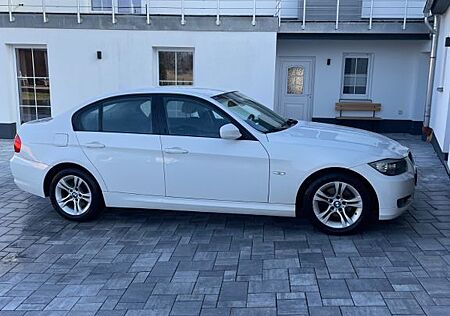 BMW 320i -
