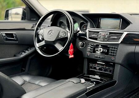 Mercedes-Benz E 300 CDI T BlueEFFICIENCY AVANTGARDE AVANTGARDE
