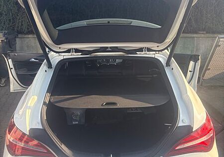 Mercedes-Benz CLA 180 Shooting Brake -