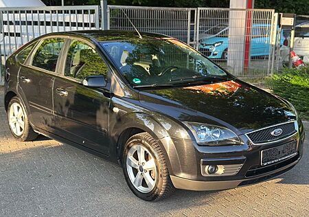 Ford Focus 1,8 Titanium Titanium,STEUERKETTE NEU,TÜV