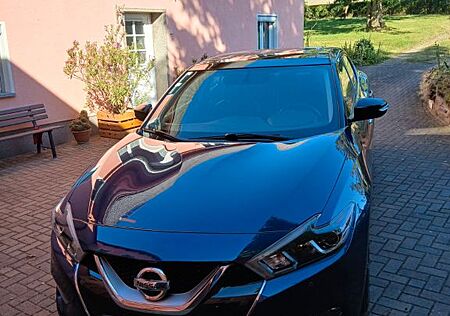 Nissan Maxima