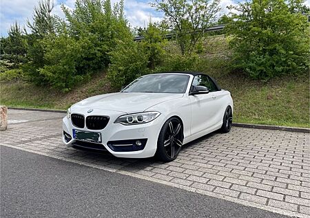 BMW 218d Cabrio Sport Line