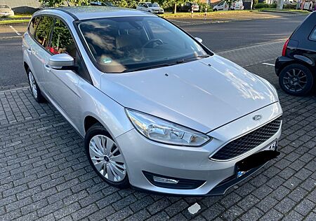 Ford Focus 1,0 Klima, TÜV, 8fachbereift, scheckheft