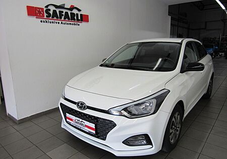 Hyundai i20 YES! Carplay Klima Kamera SHZ PDC TÜV++++