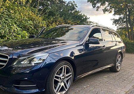 Mercedes-Benz E 220 BlueTEC BE T Edition AVANTG. Auto. Edi...