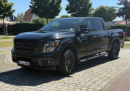 Nissan Titan US- SV | 5.6L V8 | Midnight Edition