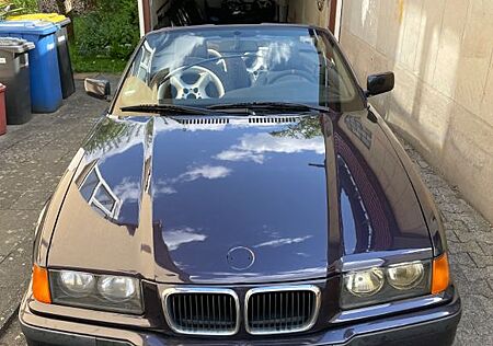 BMW 318i Cabrio Madeiraviolett