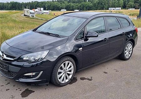 Opel Astra J Sports Tourer Active Navi AHK PDC ALU