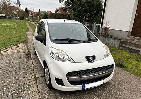 Peugeot 107 Petit Filou 70 Petit Filou - wenig Kilometer