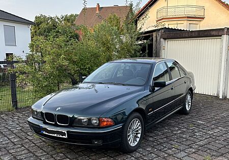BMW 528i A