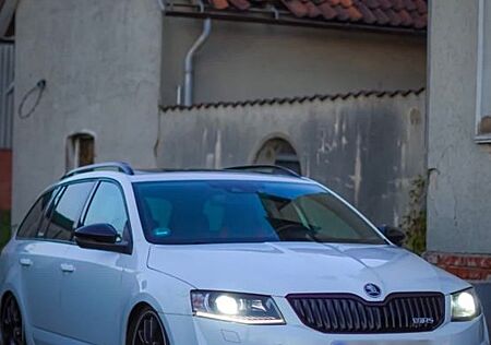 Skoda Octavia 2.0 TDI DSG RS Combi RS