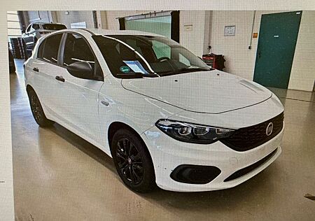 Fiat Tipo Street-Klima-Alu-DAB-PDC-6-Gang-Tüv-NEU-