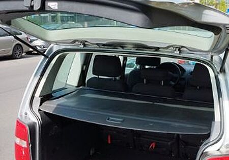 VW Touran Volkswagen 1.6 FSI Fahrbereit