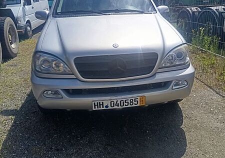 Mercedes-Benz ML 350 -
