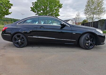 Mercedes-Benz E 350 Coupé CDI BlueEFFICIENCY AVANTG....