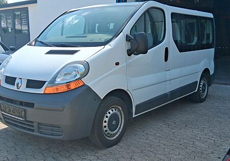Renault Trafic Combi L1H1 2,7t verglast 9-SITZER