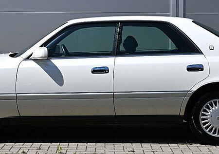 Toyota Crown Royal Saloon