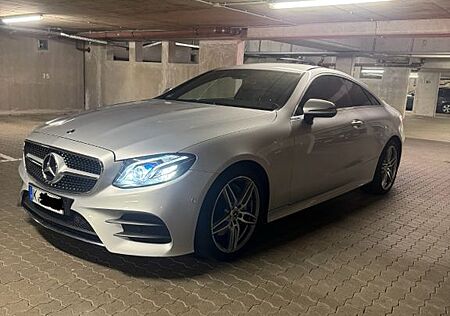 Mercedes-Benz E 200 MERCEDES E COUPÉ AMG LINE SCHECKHEFT 8 FACH