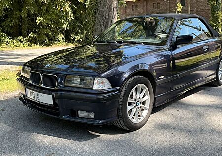 BMW 320i Cabriolet (E36)