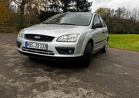 Ford Focus 1,6 Ti-VCT Ghia Ghia