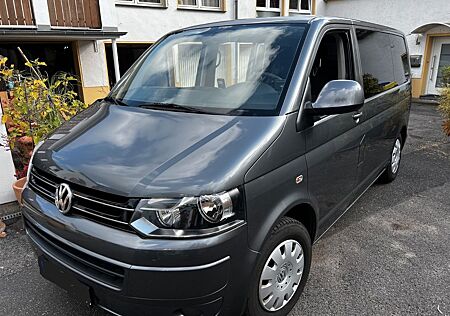 VW T5 Caravelle Volkswagen Comfort Behindertengerecht
