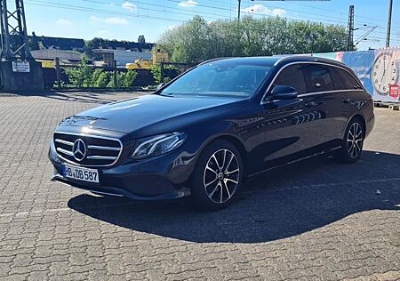 Mercedes-Benz E 220 d 4MATIC T Avantgarde AHK-Head up -Spur As