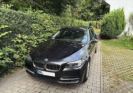 BMW 520d xDrive Touring Pano, HuD, Massage, Memory
