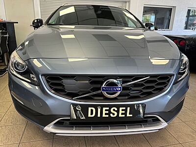 Volvo V60 Cross Country Momentum