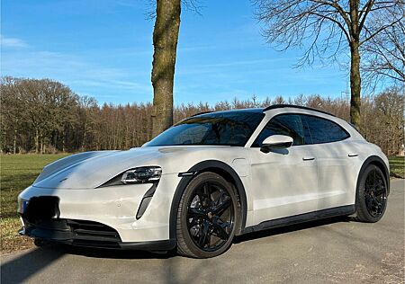 Porsche Taycan 4 Cross Turismo